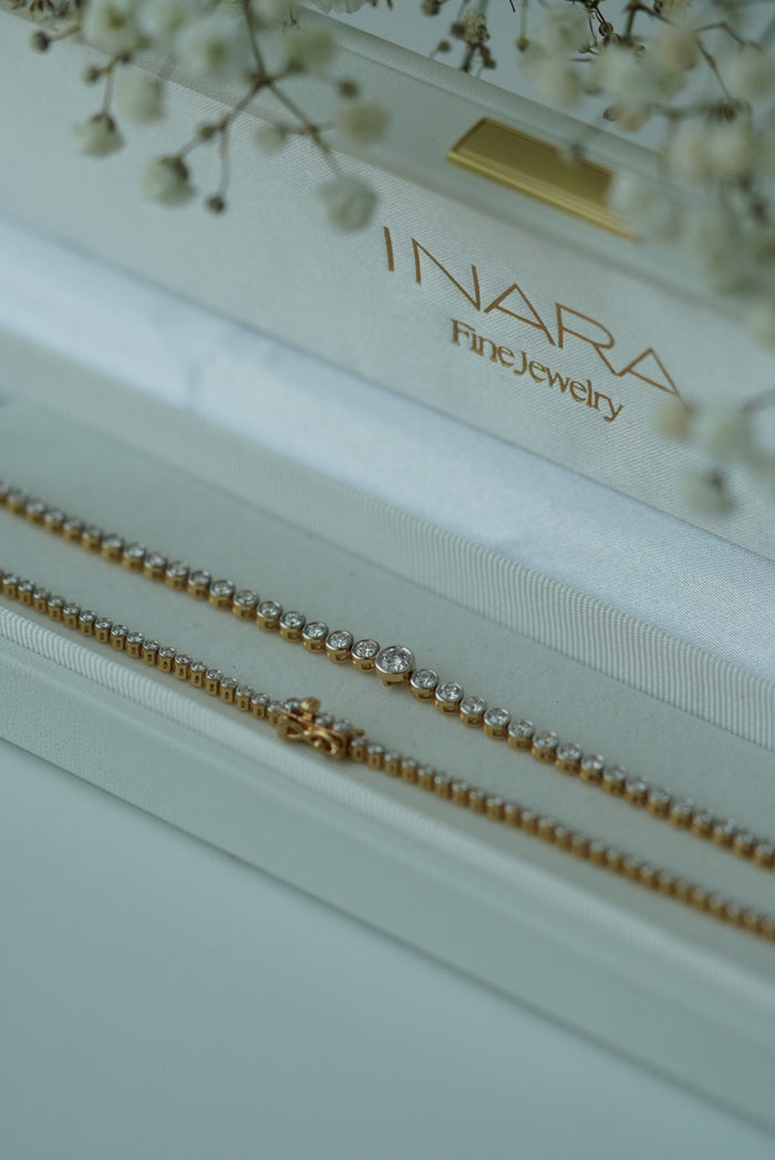 Nora Tennis Necklace in 18K gold, bezel-set lab-grown diamonds